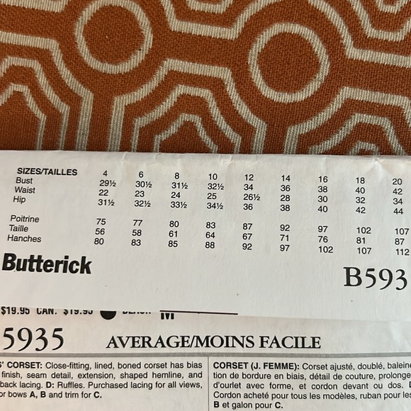 Butterick Sewing Pattern B5935 - Picture 3 of 3